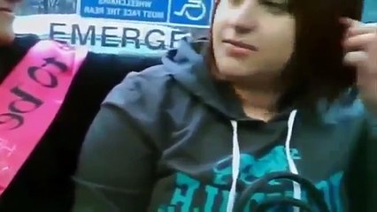 رد فعل البنات عندما رأو قضيبه منتصب