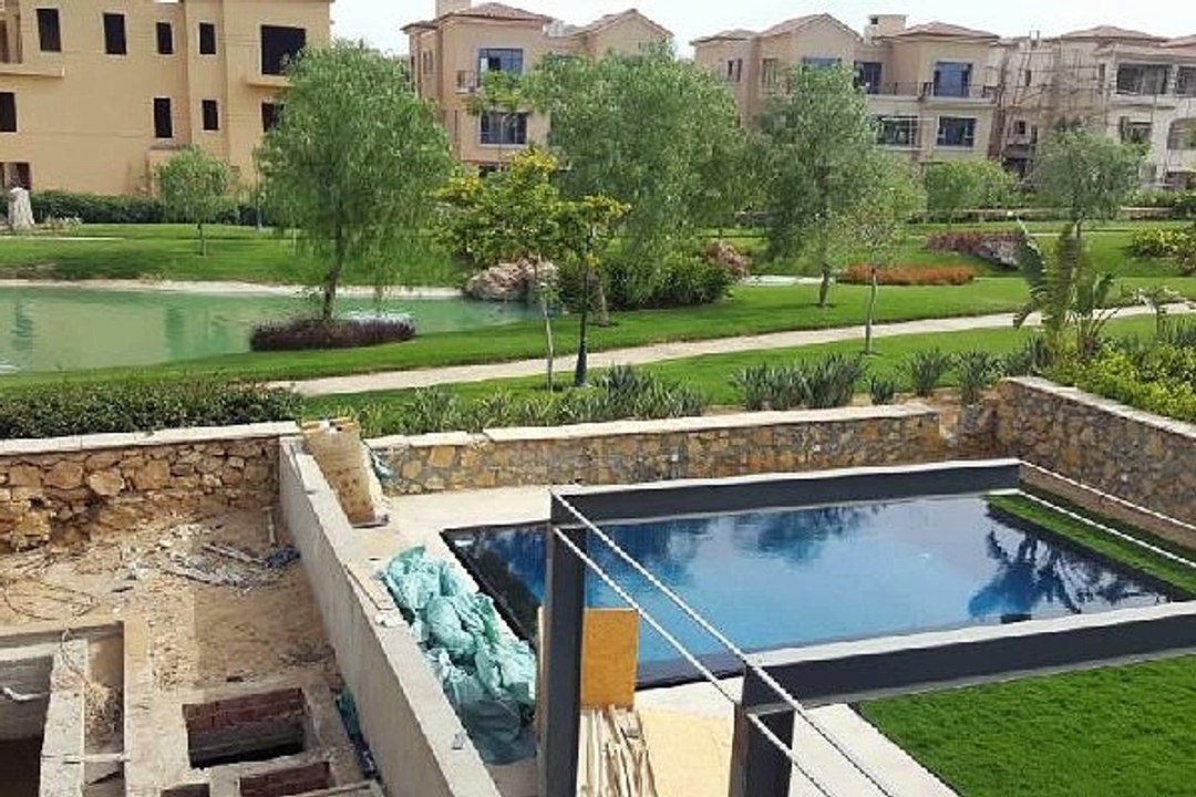 توين هاوس بكمبوند ليك فيو