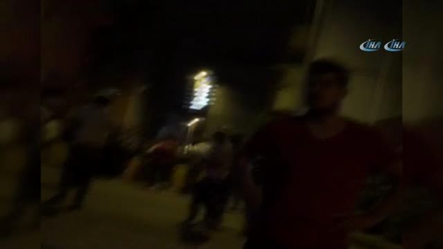 Çocukları Taciz Ettiği İddia Edilen Kişiyi Linç Edilmekten Polis Ekipleri Kurtardı