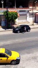 Continuez à sortir de votre voiture pour danser #InMyFeelingsChallenge