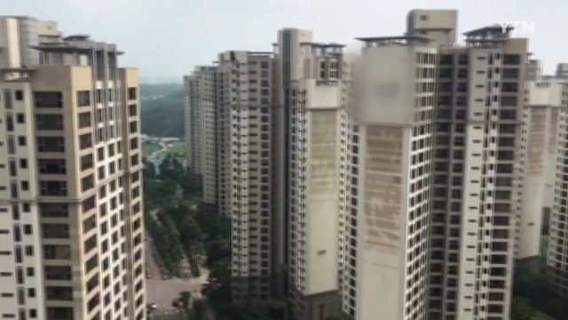 아파트 천여 세대 정전...무더위 속 주민 불편 이어져 / YTN