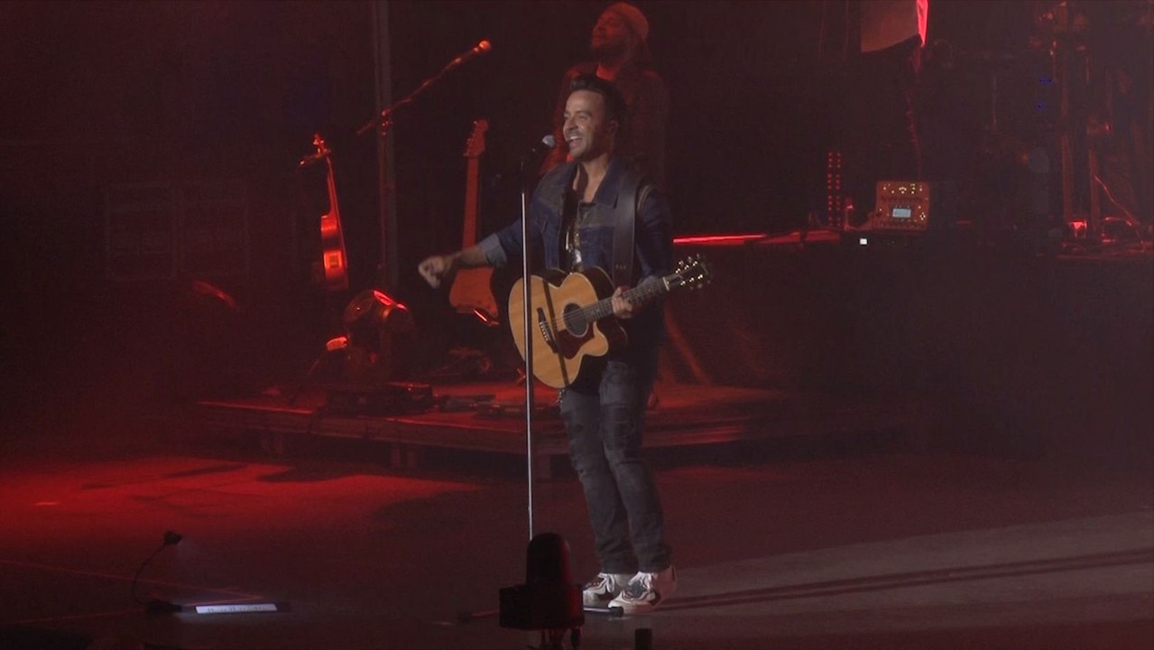 Luis Fonsi pone el ritmo a la noche de Marbella