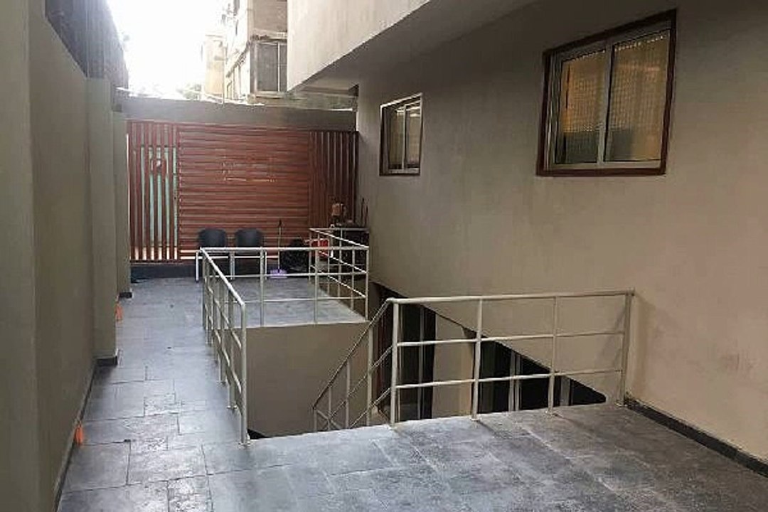 مكتب 320 ارضى بمدخل خاص متشطب بالتكيفات