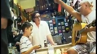 White Kid Sing The Blues In Guitar Shop Like Its Nobodys Business!