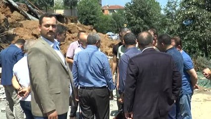 Sancaktepe Belediye Başkanı, Duvarı Çöken Okulu İnceledi