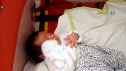 Kız bebeğin doğum raporuna 'erkek' yazılınca kimlik çıkaramadı