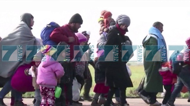 KORÇE, DYNDJE REFUGJATESH SIRIANE NE KUFI - News, Lajme - Kanali 7