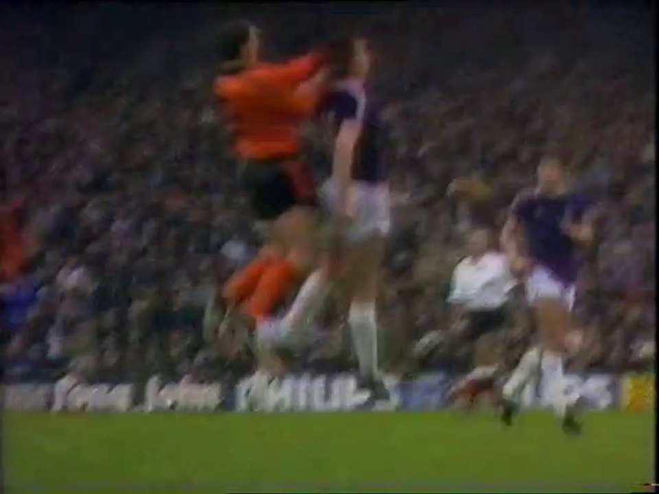 30/10/1982 - Dundee United v Dundee - Scottish Premier Division - Extended Highlights