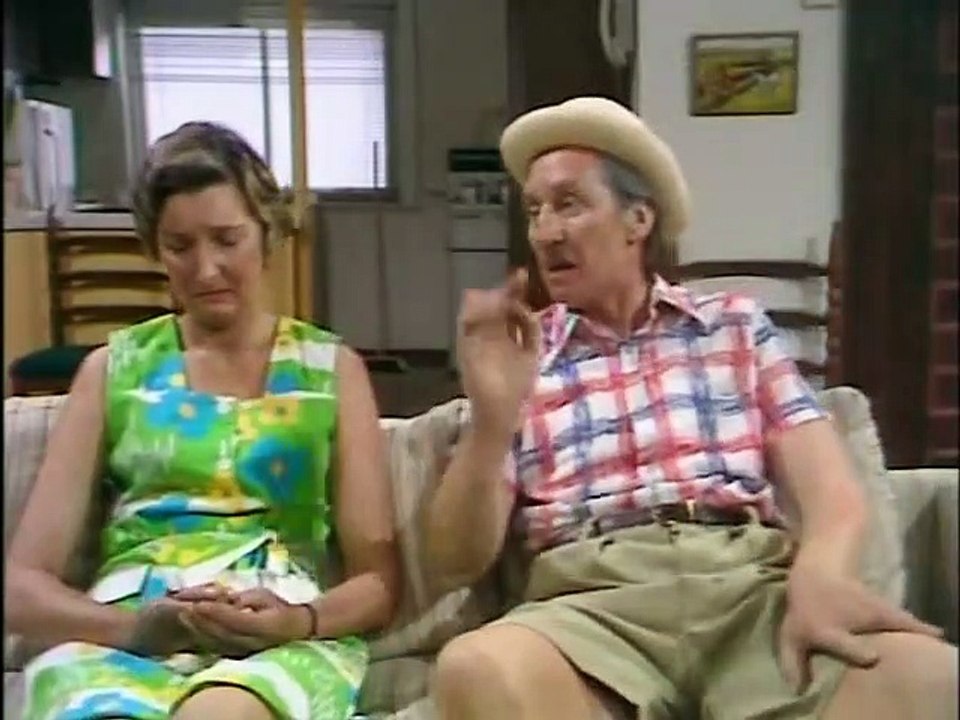 S02E01