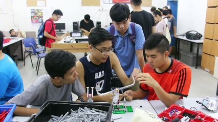 #InspiredByGreenBlitz The Second Robotics Summer Camp for students from Vietnam and Hong Kong