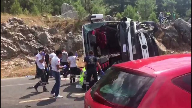 Çinli turistleri taşıyan otobüs kaza yaptı: 2 ölü (2) - ANTALYA