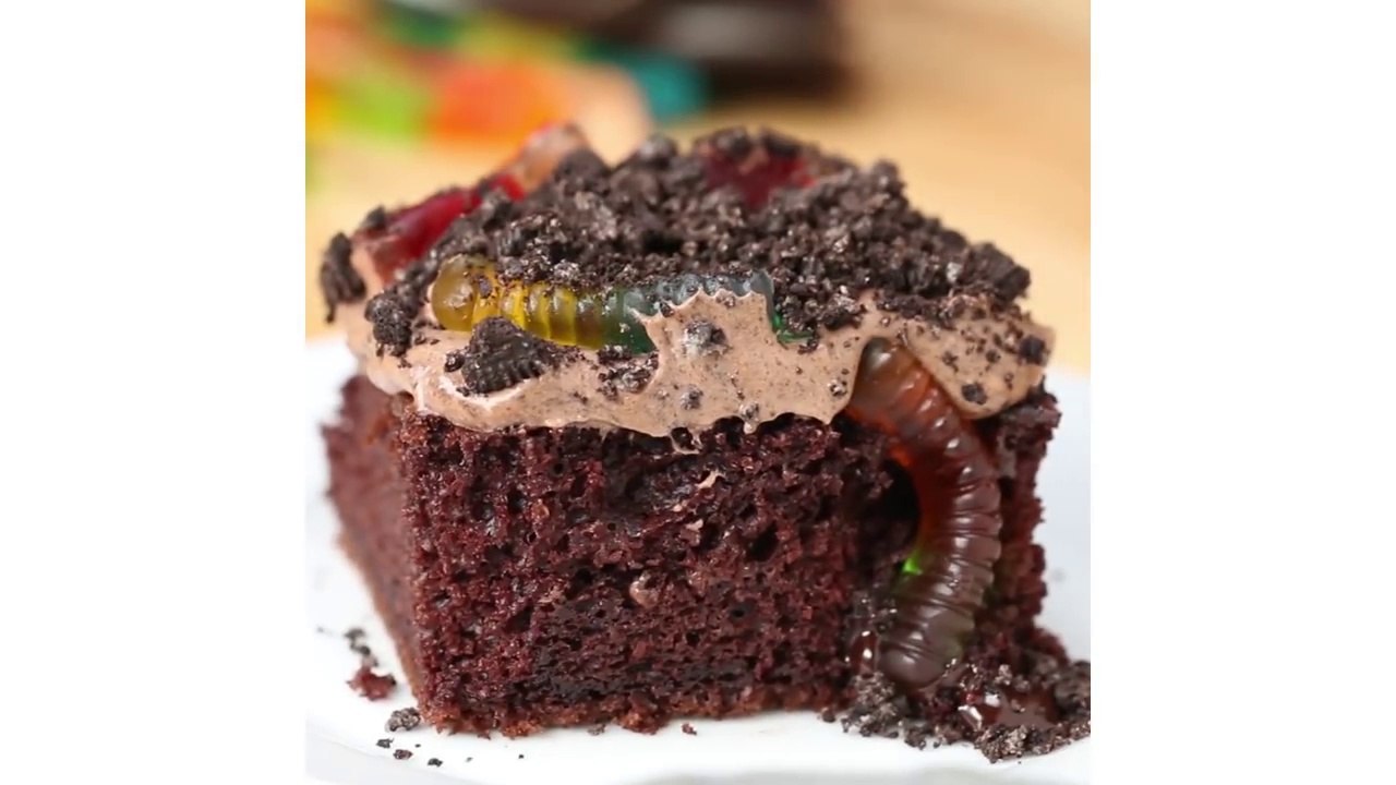 'Worms And Dirt' Poke Cake