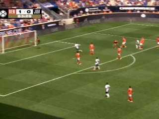 لقطة: كأس الأبطال الدوليّة: كليمنزا يصعق برشلونة معادلا الكفّة ليوفنتوس