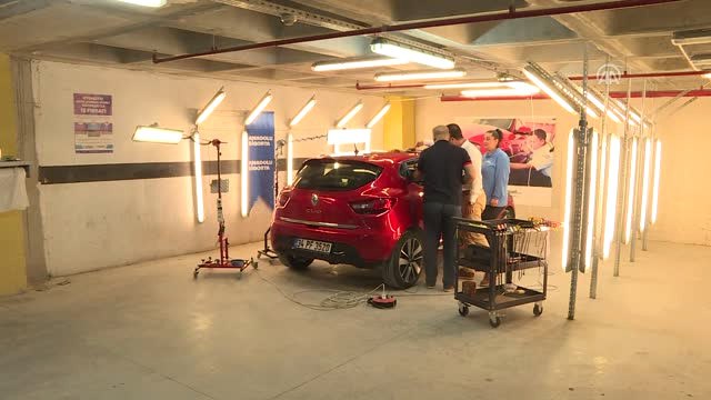 Boyasız Göçük Tamiri İşine Kadınlar da El Attı