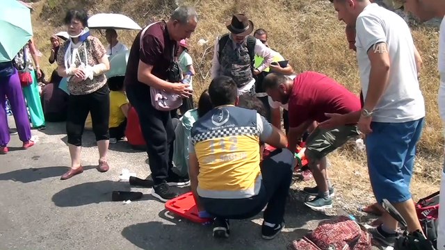 Çinli turistleri taşıyan otobüs kaza yaptı: 2 ölü, 33 yaralı (3) - ANTALYA