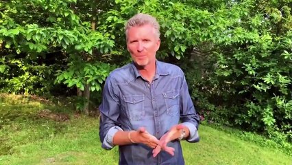 Les vacances de Denis Brogniart perturbées par un tremblement de terre