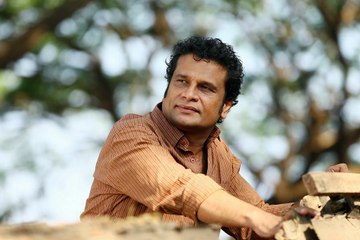 ഹനാന് പിന്തുണയുമായി നടന്‍ ഹരീഷ് പേരടി