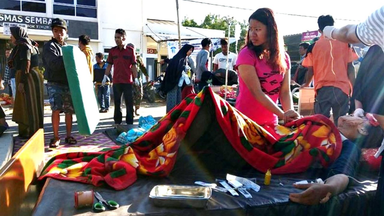 Powerful quake kills 14 on Indonesia's Lombok island