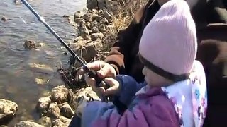 Catching catfish and bluegills with kids on Lake Columbia