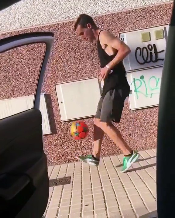 KIKI CHALLENGE  SOCCER BOY