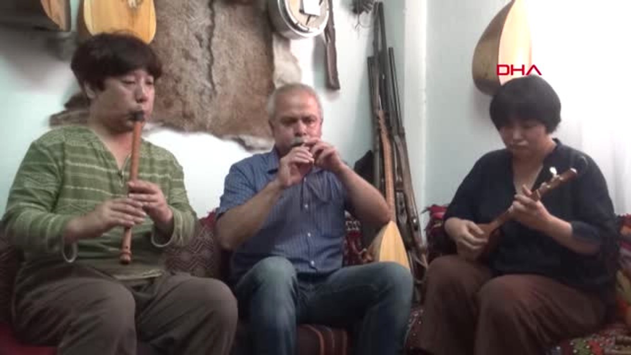 Burdur Japon Çift, Teke Yöresi Çalgıları İçin Burdur'a Geldi