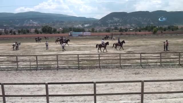 Rahvan At Yarışları Nefesleri Kesti