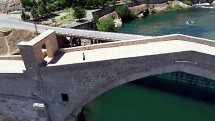 Tarihin Eskitemediği Malabadi Köprüsü Havadan Görüntülendi