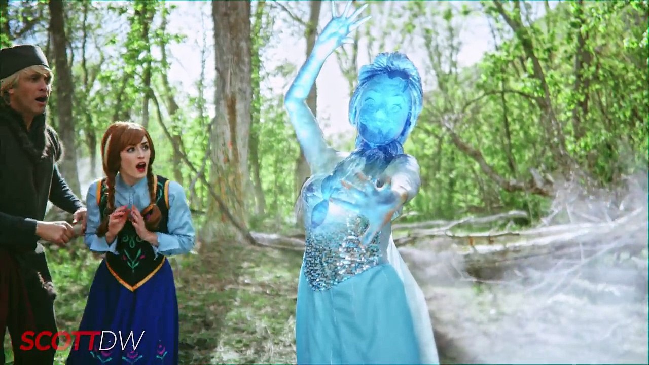 PRINCESS DANCE BATTLE! Belle vs Elsa! // (Full Frame + New Song)