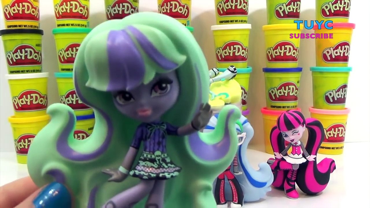 MONSTER HIGH Play Doh Surprise Egg