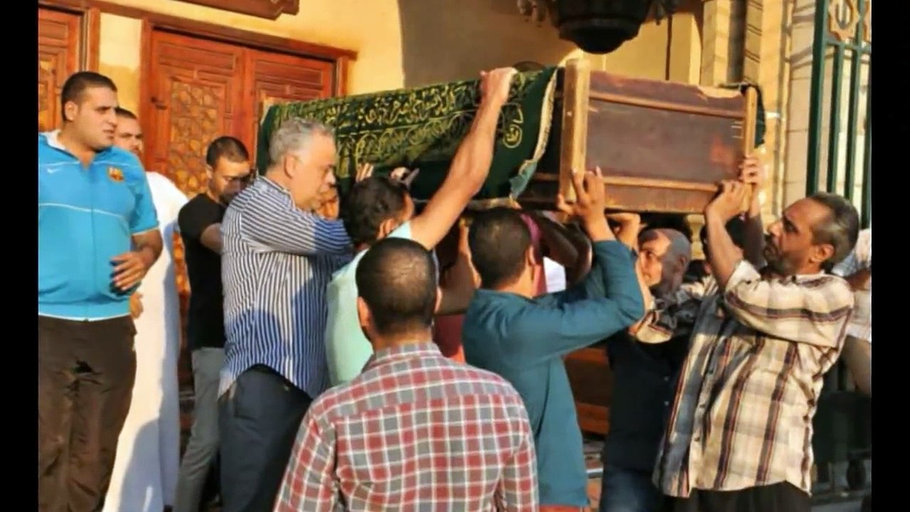 الصـور الكـاملة لجنـ ـازة الفنانة "هياتم" بحضور عائلتها ، وتنفيذ وصيتها كما طلبت قبل وفـ ـاتها