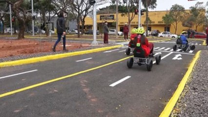Niños paraguayos se ponen al volante para asegurar a futuro la seguridad vial