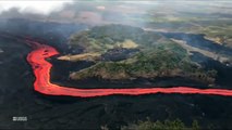 Molten lava meets the sea - BBC News