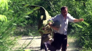 JURASSIC PARK PRANK! GUY ALMOST POOPS HIMSELF