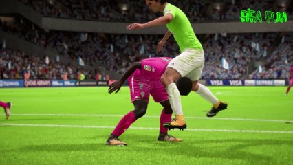 下载视频: Fifa 18 Funny Fails #4 - Players Bloopers, Misses, Own goals, Referee Fails and Best Goals