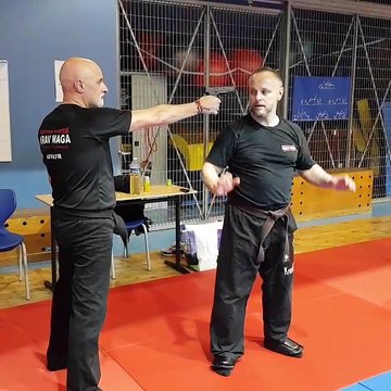 Krav Maga Street Defense Paris - Défense sur menace pistolet- Krav Maga Street Defense Paris- afkm.fr