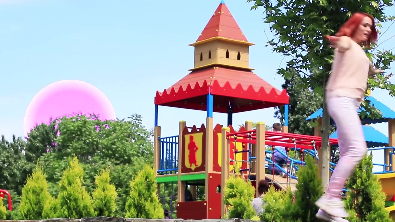 SQUISHIES GÉANTS DIY   11 OBJETS ANTISTRESS GÉANTS vs MINIATURES! Troom Troom FR