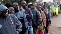 بدء التصويت في أول انتخابات بزيمبابوي منذ الإطاحة بموغابي