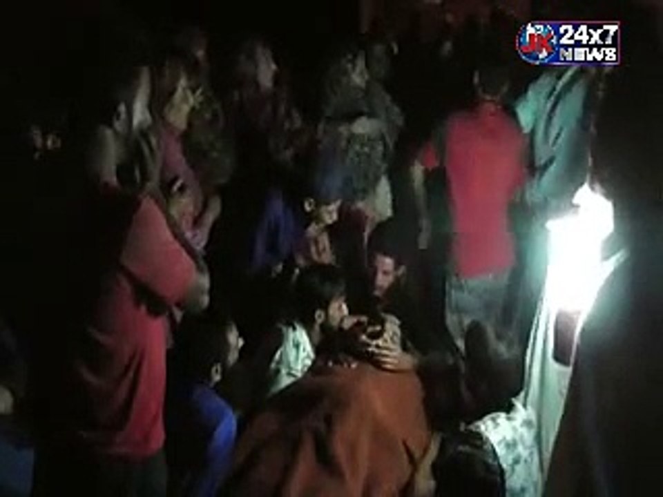 Family of CRPF jawan Naseer Ahmed mourns his demise.  Who was shot at by militant in Pulwama