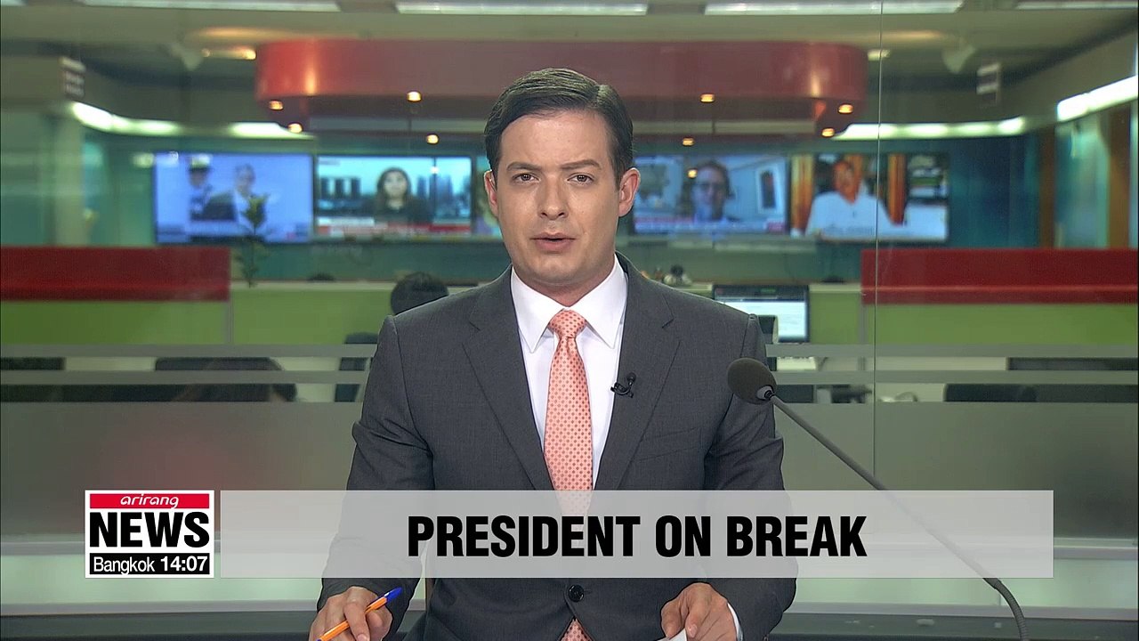 S. Korean President Moon Jae-in to spend holiday mapping out policies