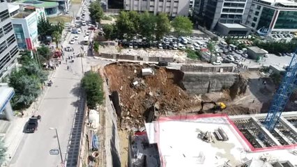 Ümraniye'de Çöken İstinat Duvarı Havadan Görüntülendi