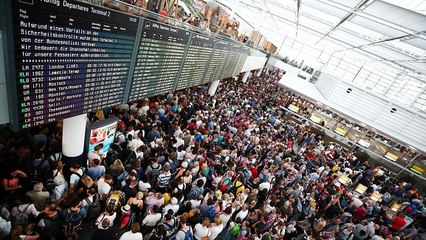 Nach Flughafen-Chaos: Feldbetten und viele offene Fragen