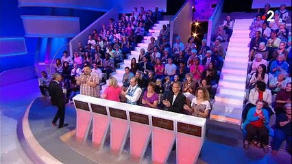 Morandini Zap: Nagui salue la famille  d'une candidate de Tout  le monde veut prendre sa place et fait une drôle de grosse erreur ! Regardez
