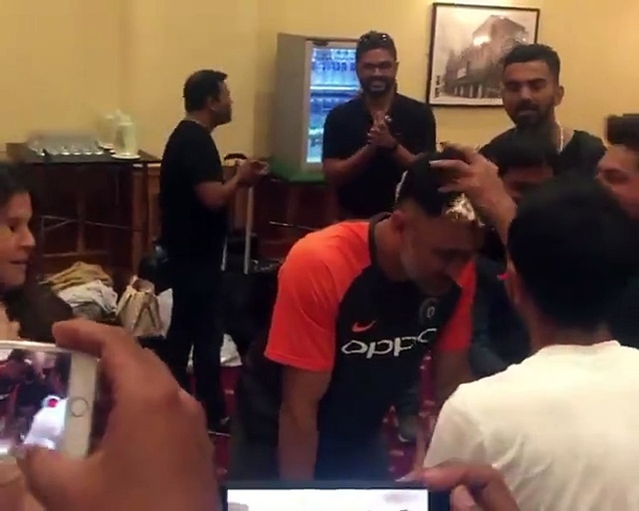 Kuldeep smears cake on Dhoni & then things escalate quickly...