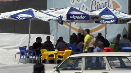 Hava sıcaklıkları etkisini gösterdi insanlar gölgeliklere kuşlar ise su bölgelerine kaçtı