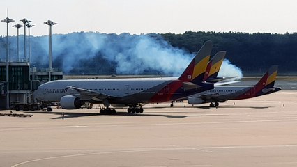 [단독] 자카르타 행 아시아나 항공기서 연기...또 출발 지연 / YTN