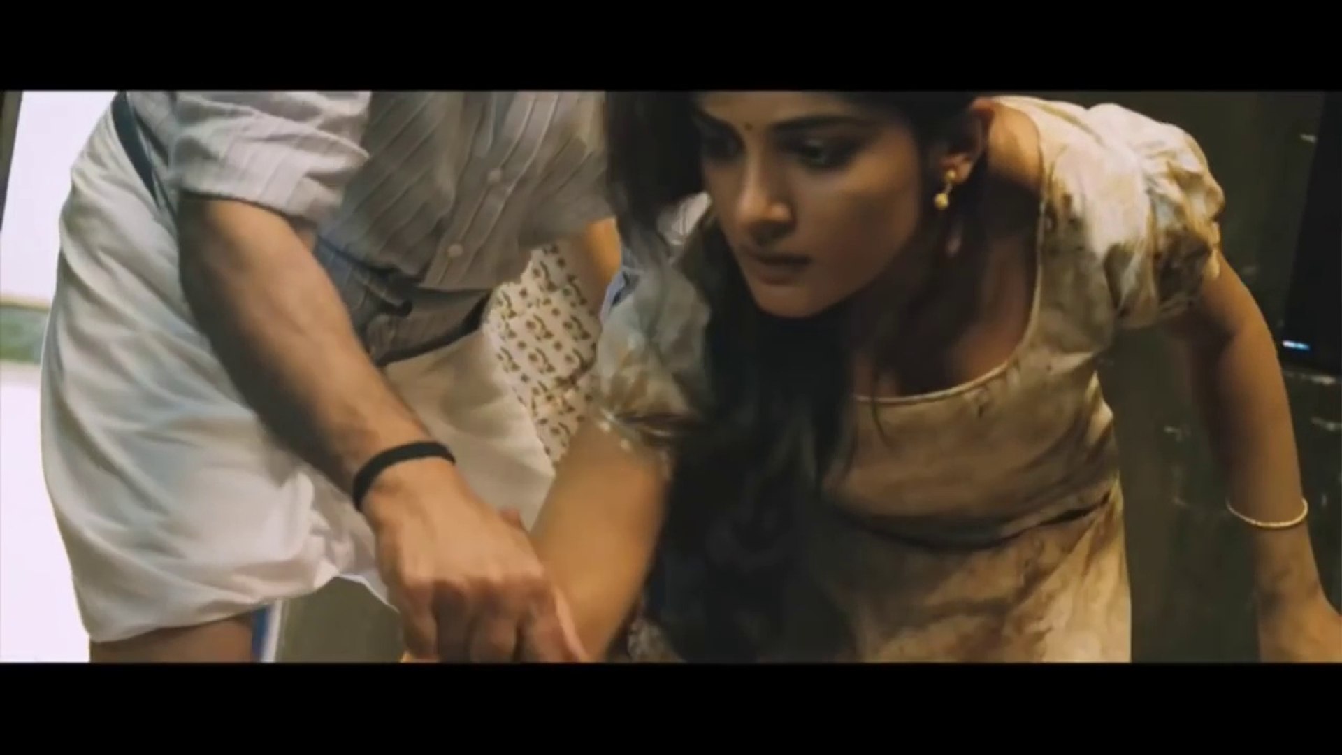 Actress Nivedha thomas Hot Young CineBulk