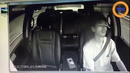 Un automobiliste s'endort au volant pendant plusieurs secondes