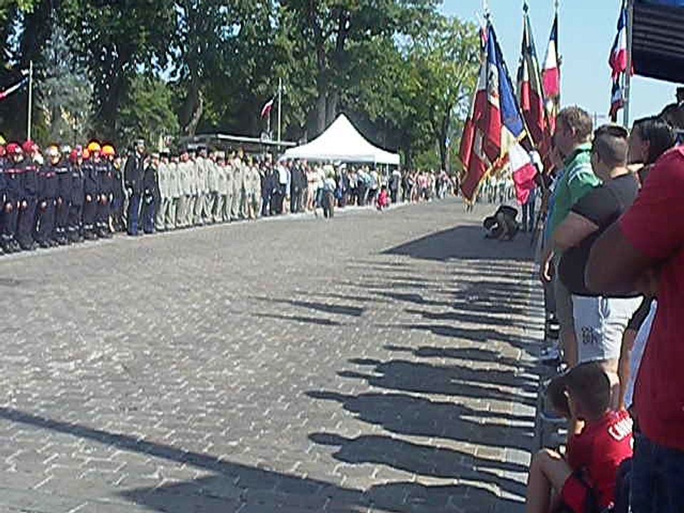 défilé 14 juillet 2018 à charleville-mézières devant la gare