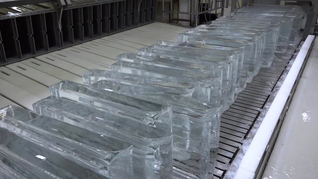 폭염 잊은 얼음 공장... 24시간이 모자라 / YTN