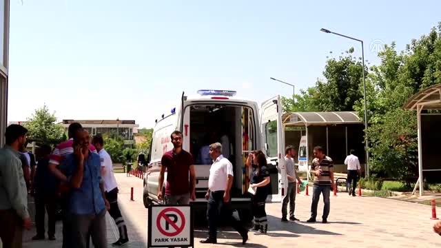 Hafif Ticari Araç Uçuruma Yuvarlandı: 1 Ölü, 3 Yaralı